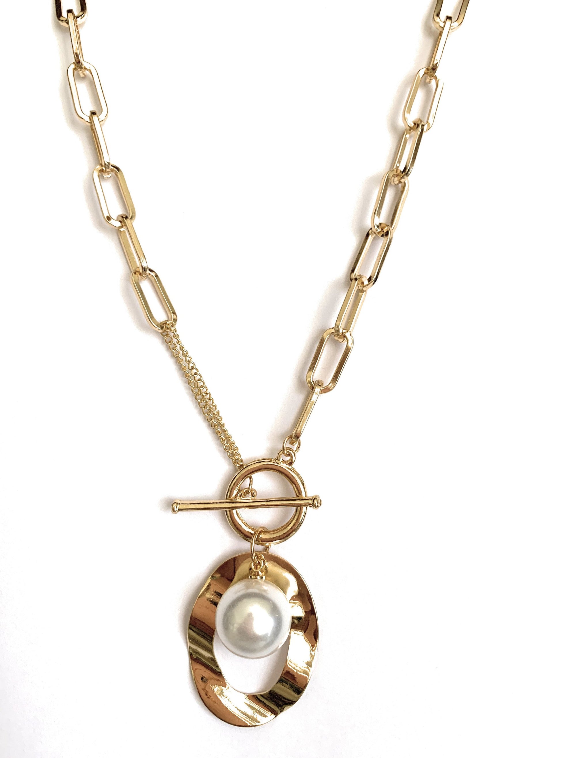 Bold Link Pearl Statement Necklace